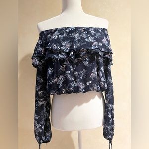 Abercrombie & Fitch Off Shoulder Crop Top